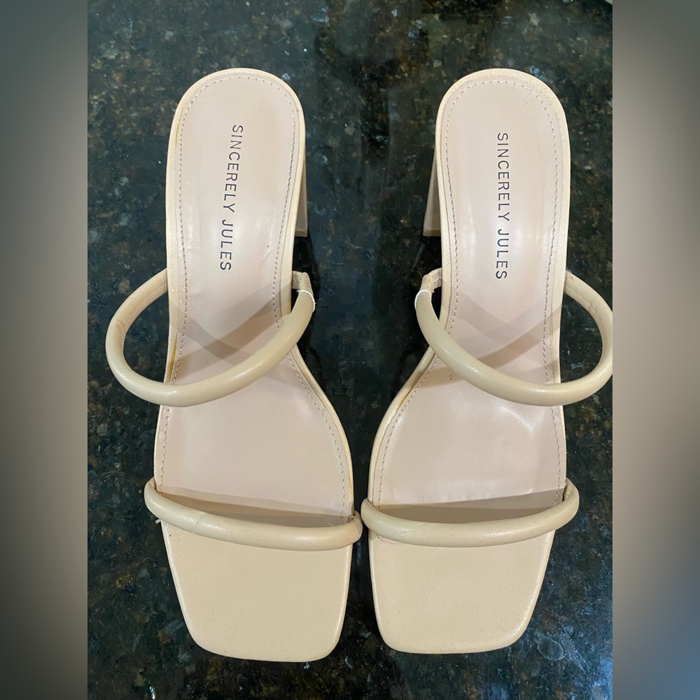 NWOT Sincerely Jules Nude Sandal Heels